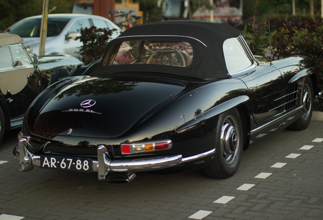 Mercedes-Benz 300SL Roadster