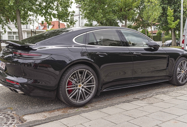 Porsche 971 Panamera Turbo