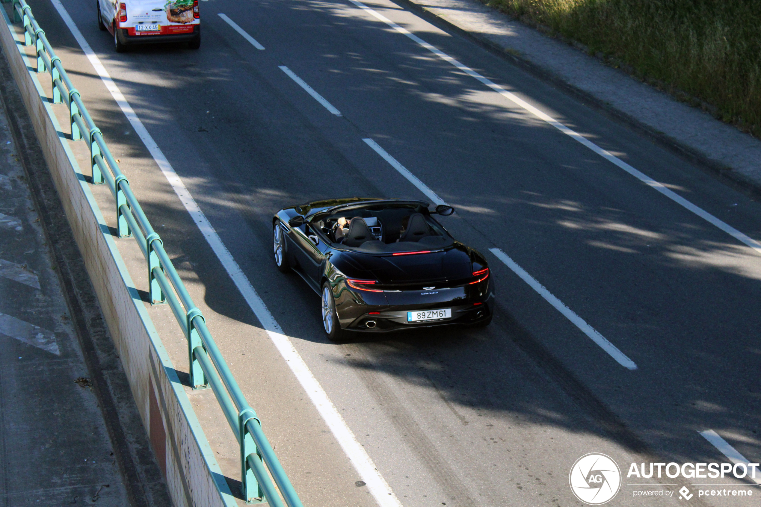 Aston Martin DB11 V8 Volante