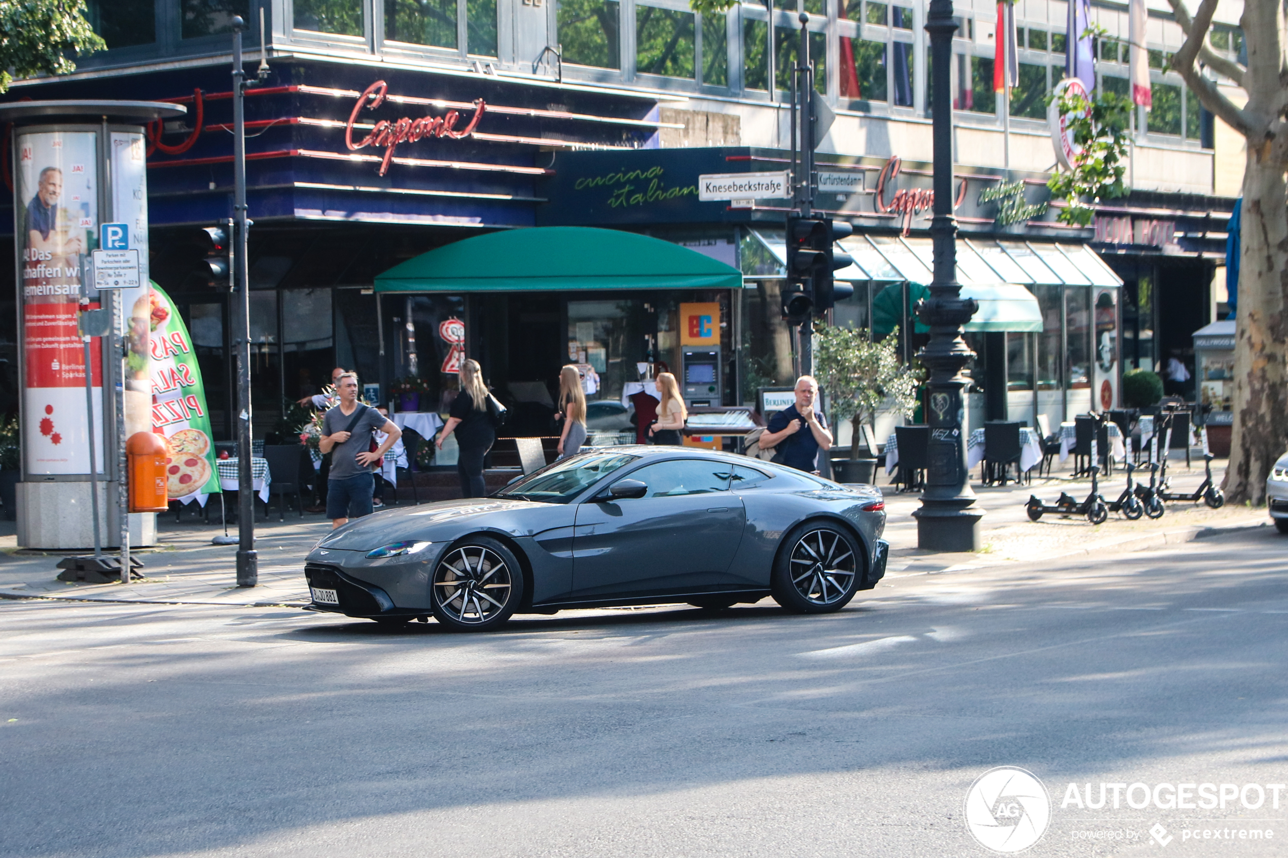 Aston Martin V8 Vantage 2018