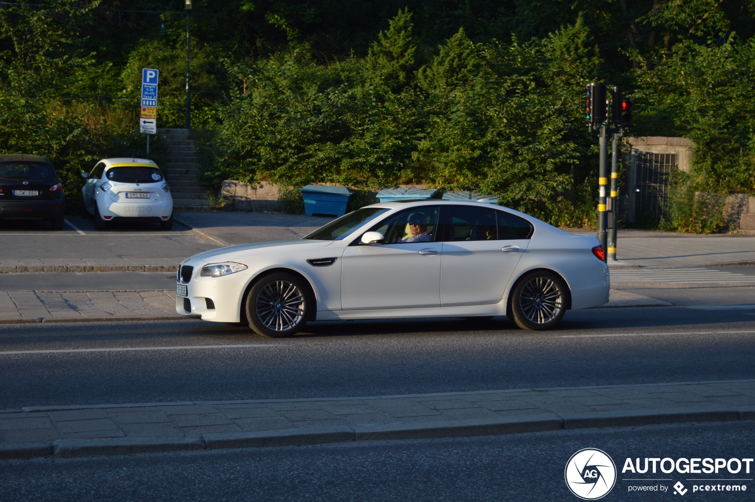 BMW M5 F10 2011