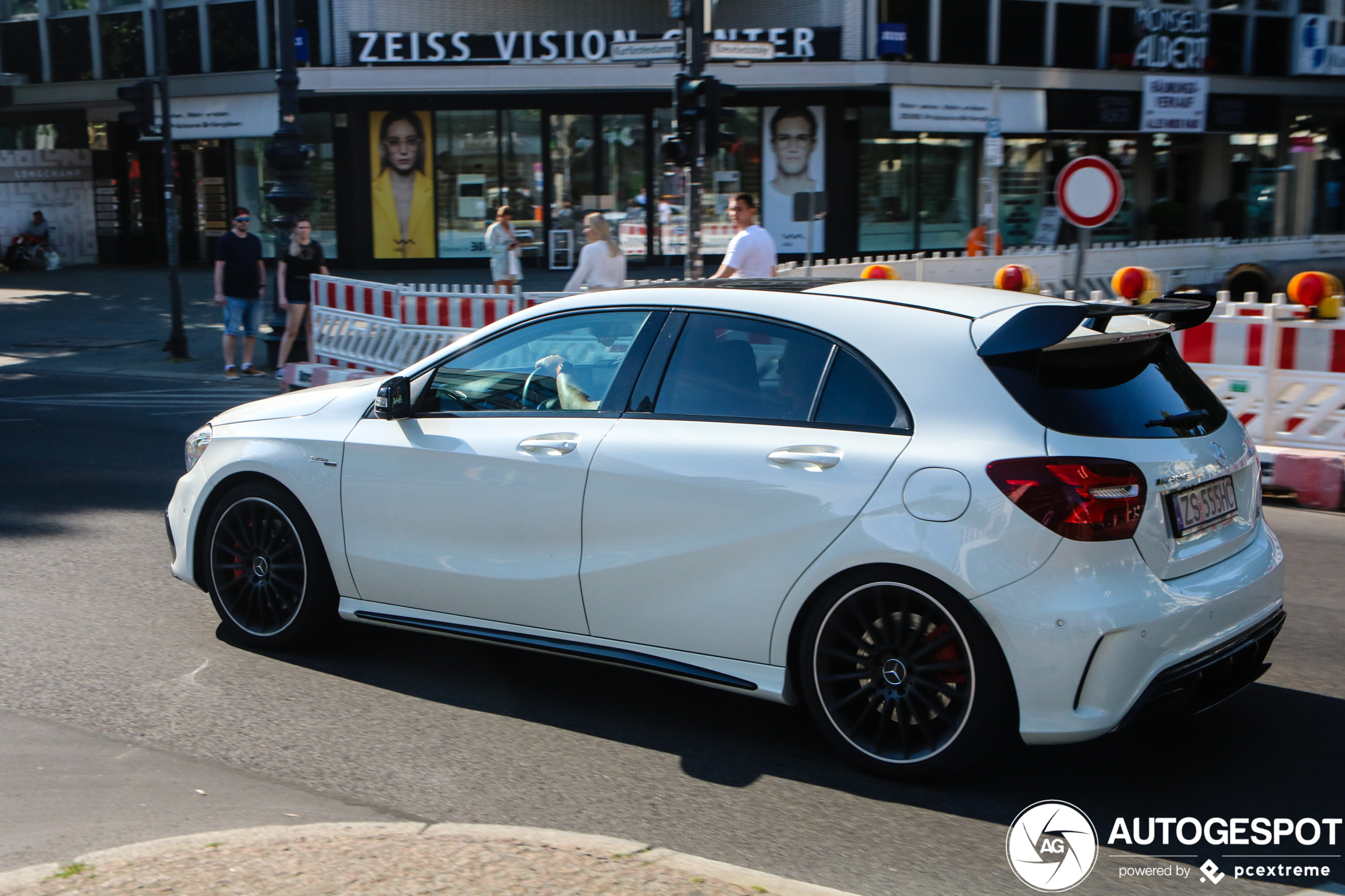 Mercedes-AMG A 45 W176 2015