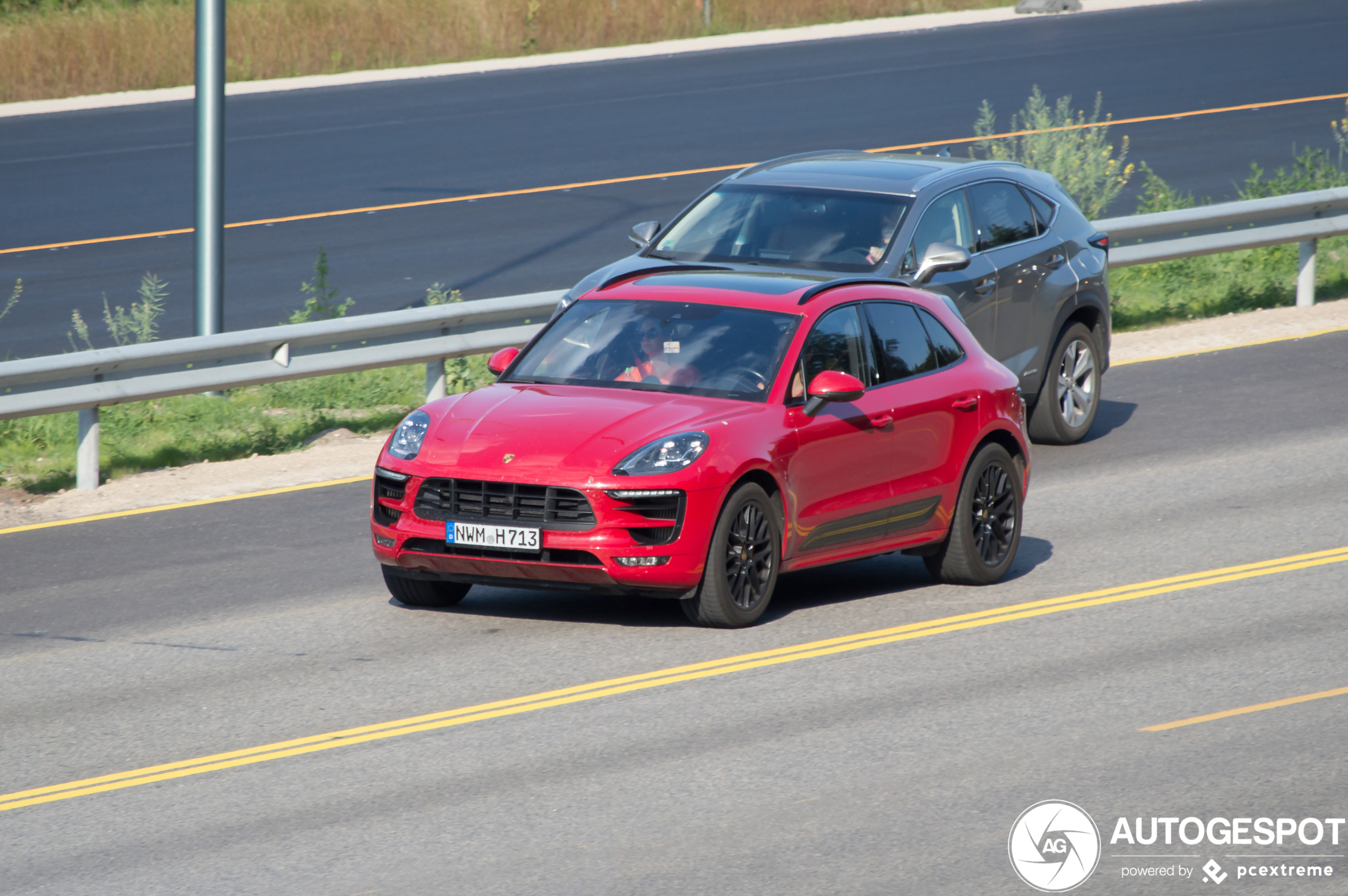 Porsche 95B Macan GTS