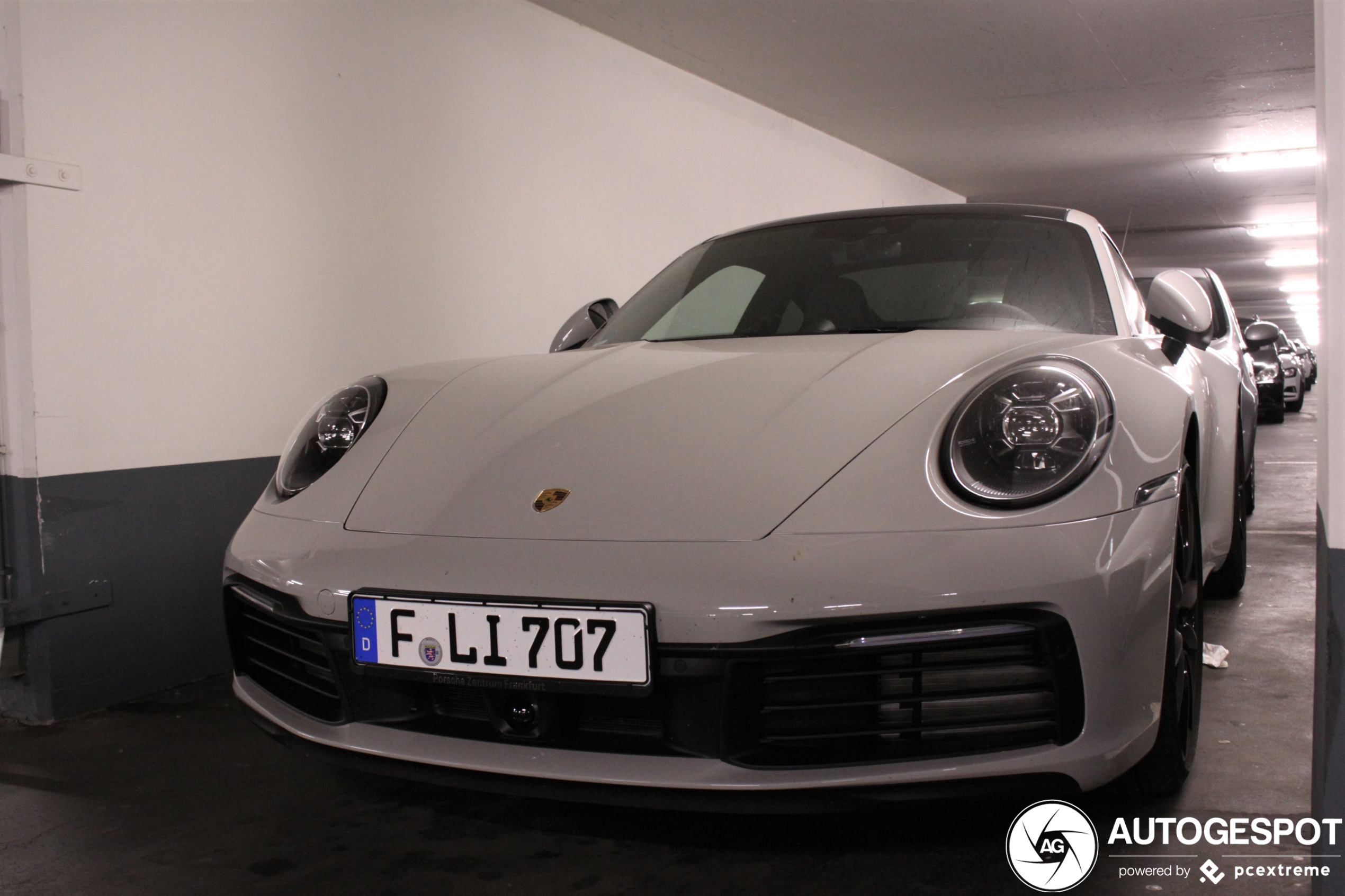 Porsche 992 Carrera 4S