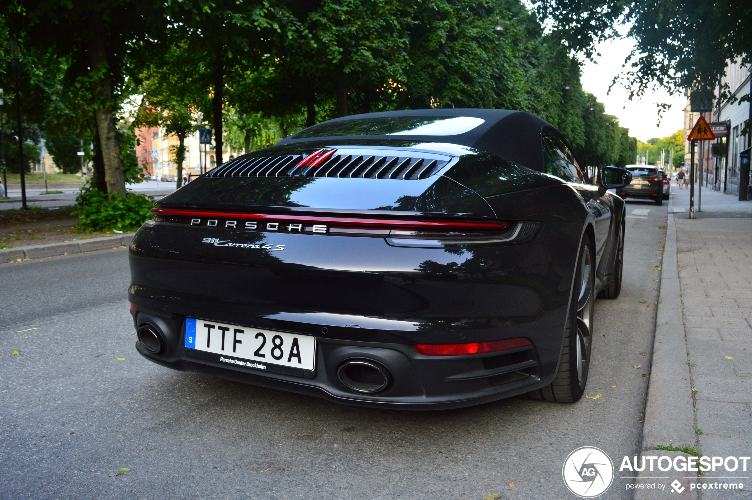 Porsche 992 Carrera 4S Cabriolet