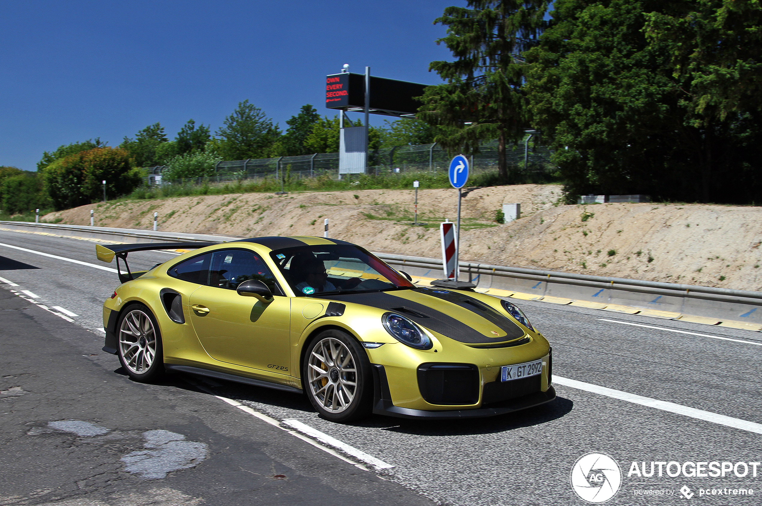 Porsche 991 GT2 RS Weissach Package