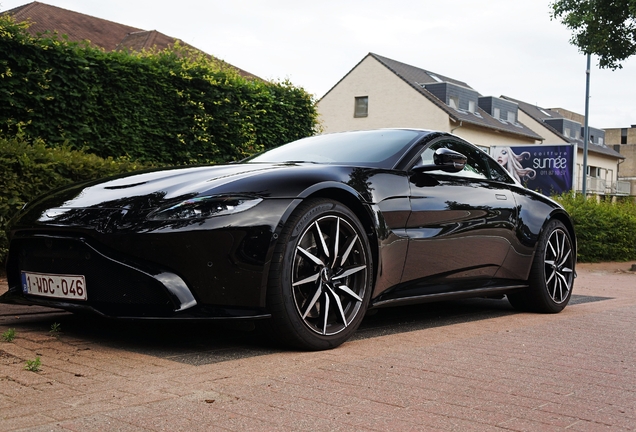 Aston Martin V8 Vantage 2018