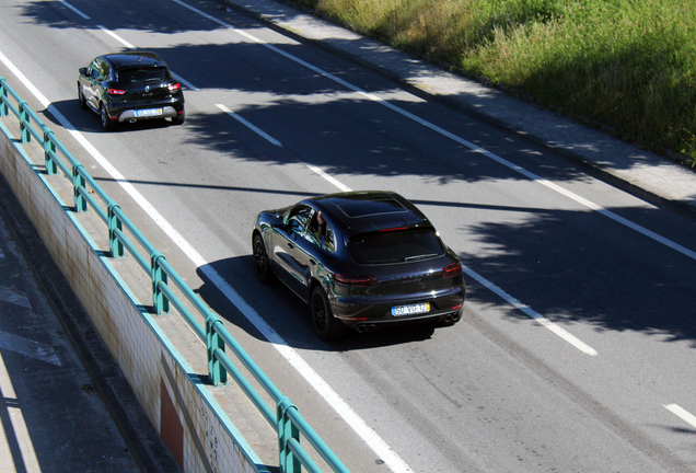 Porsche 95B Macan GTS