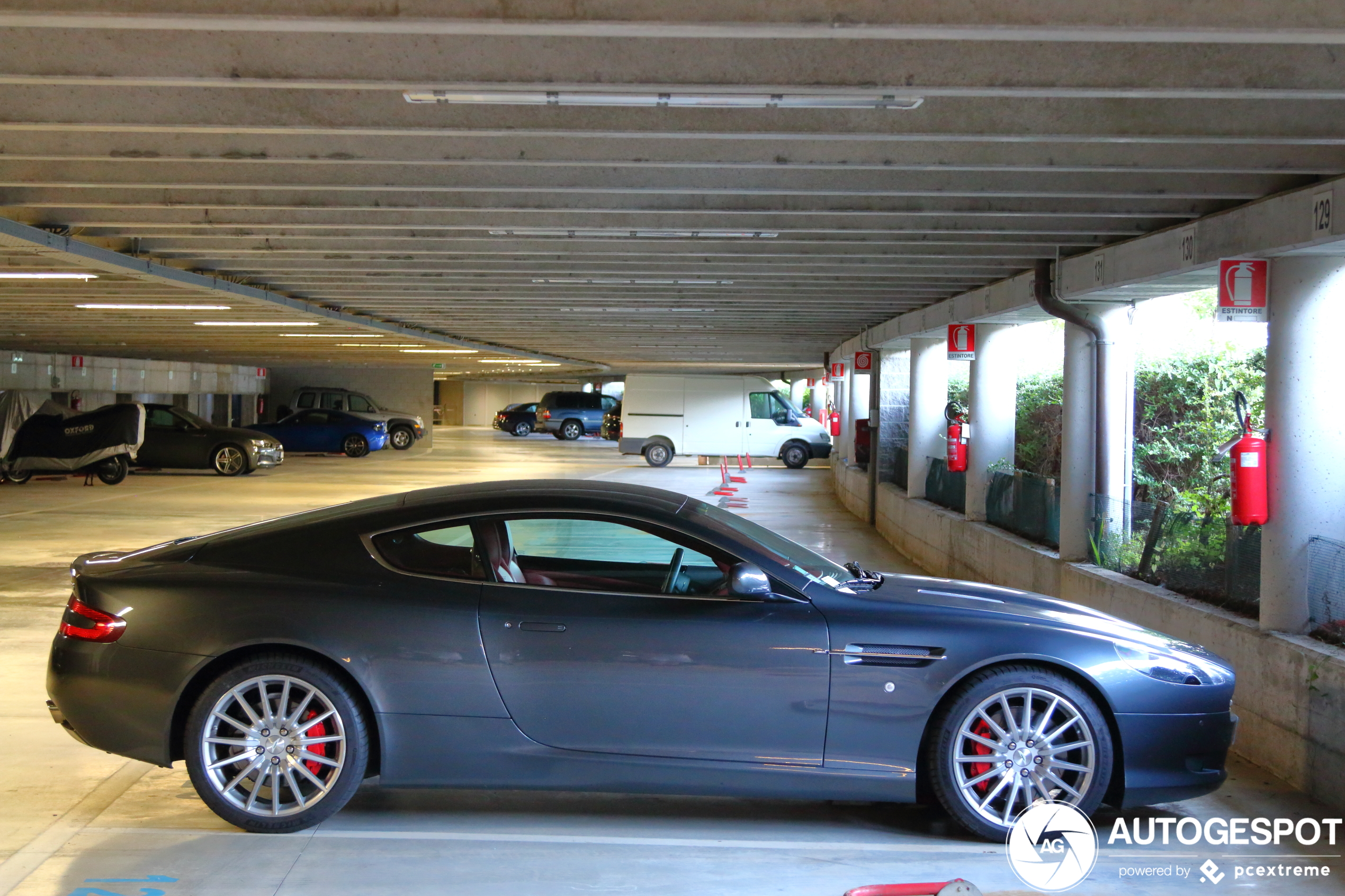 Aston Martin DB9