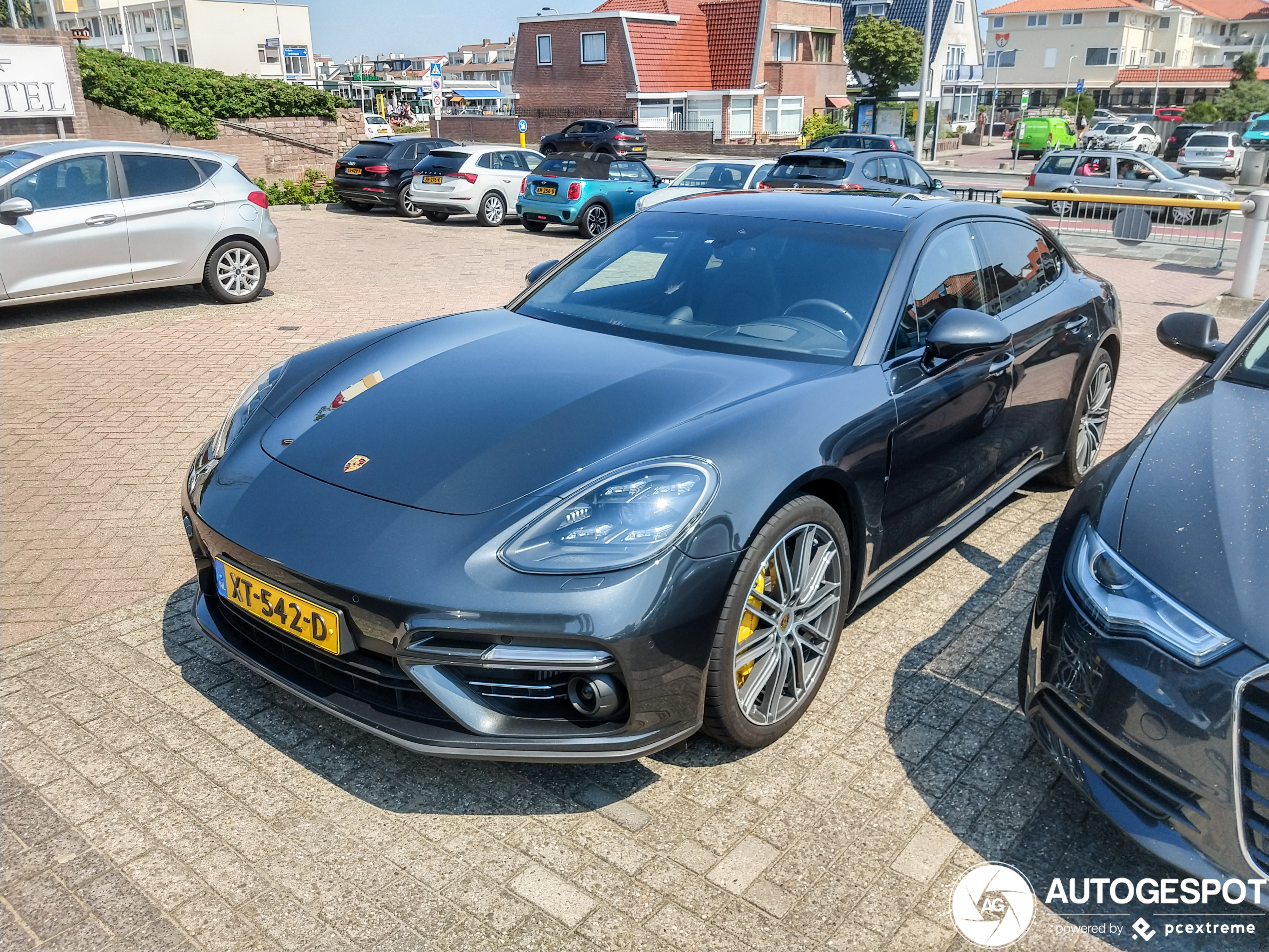 Porsche 971 Panamera Turbo S E-Hybrid Executive