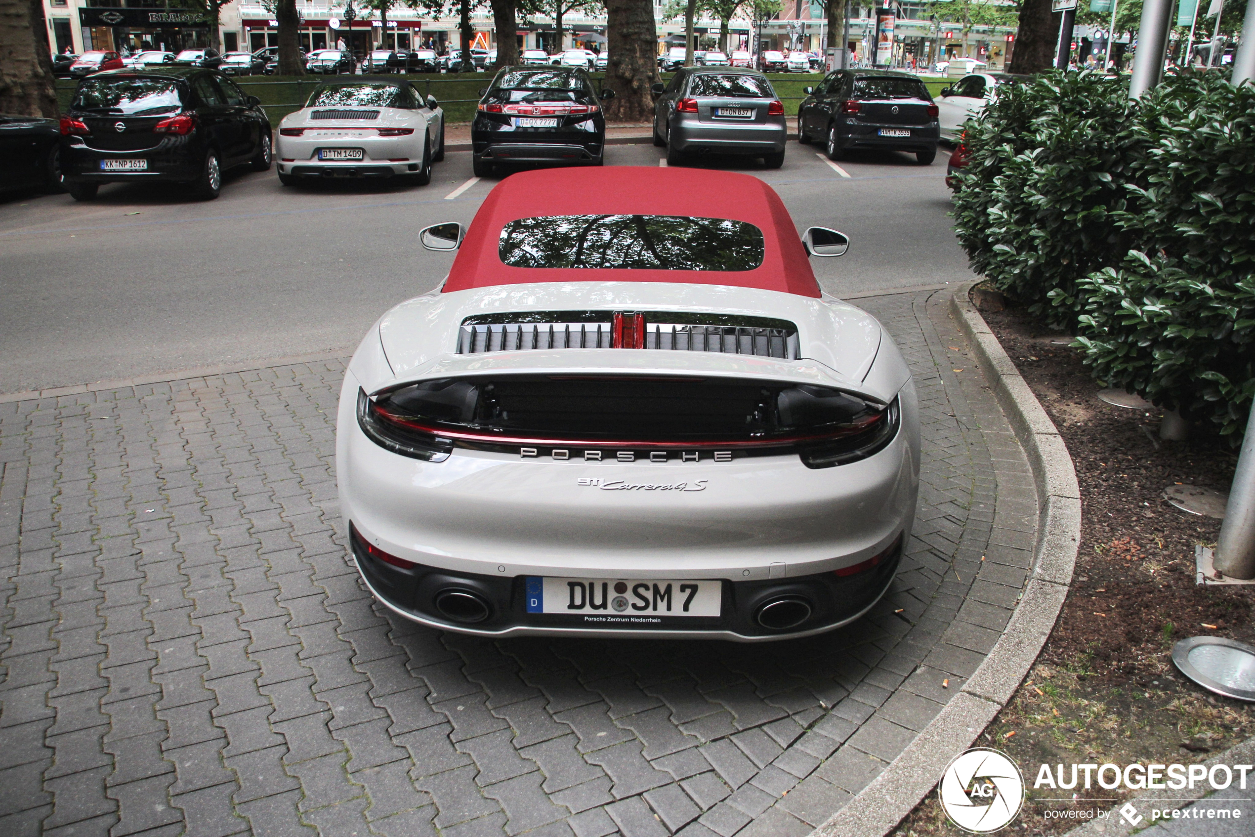 Porsche 992 Carrera 4S Cabriolet