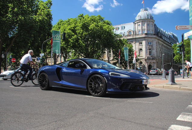 McLaren GT