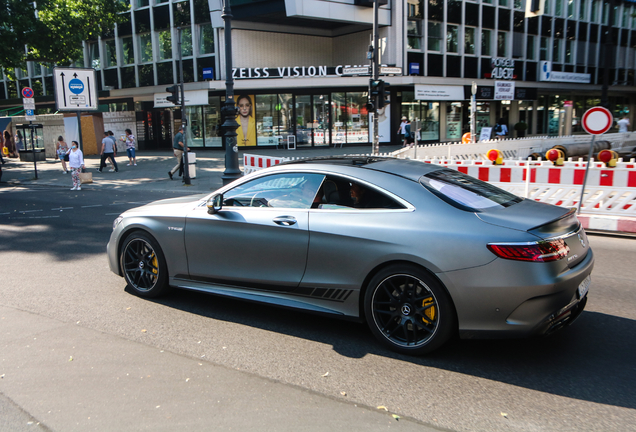 Mercedes-AMG S 63 Coupé C217 2018 Yellow Night Edition