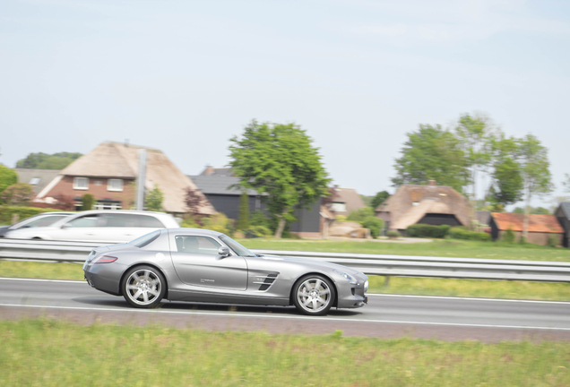 Mercedes-Benz SLS AMG