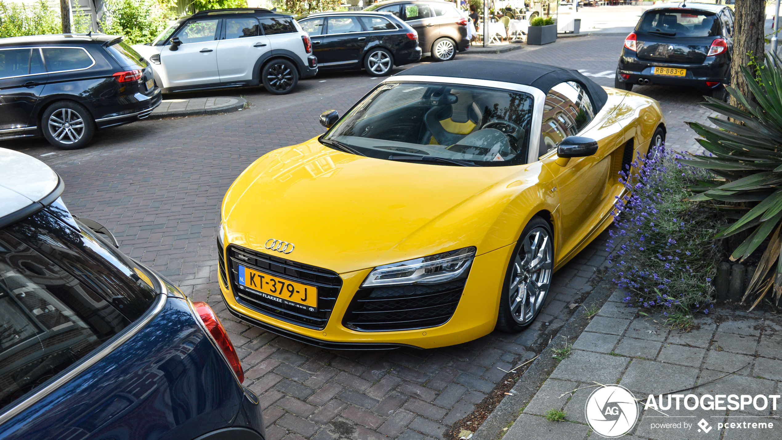 Audi R8 V10 Spyder 2013