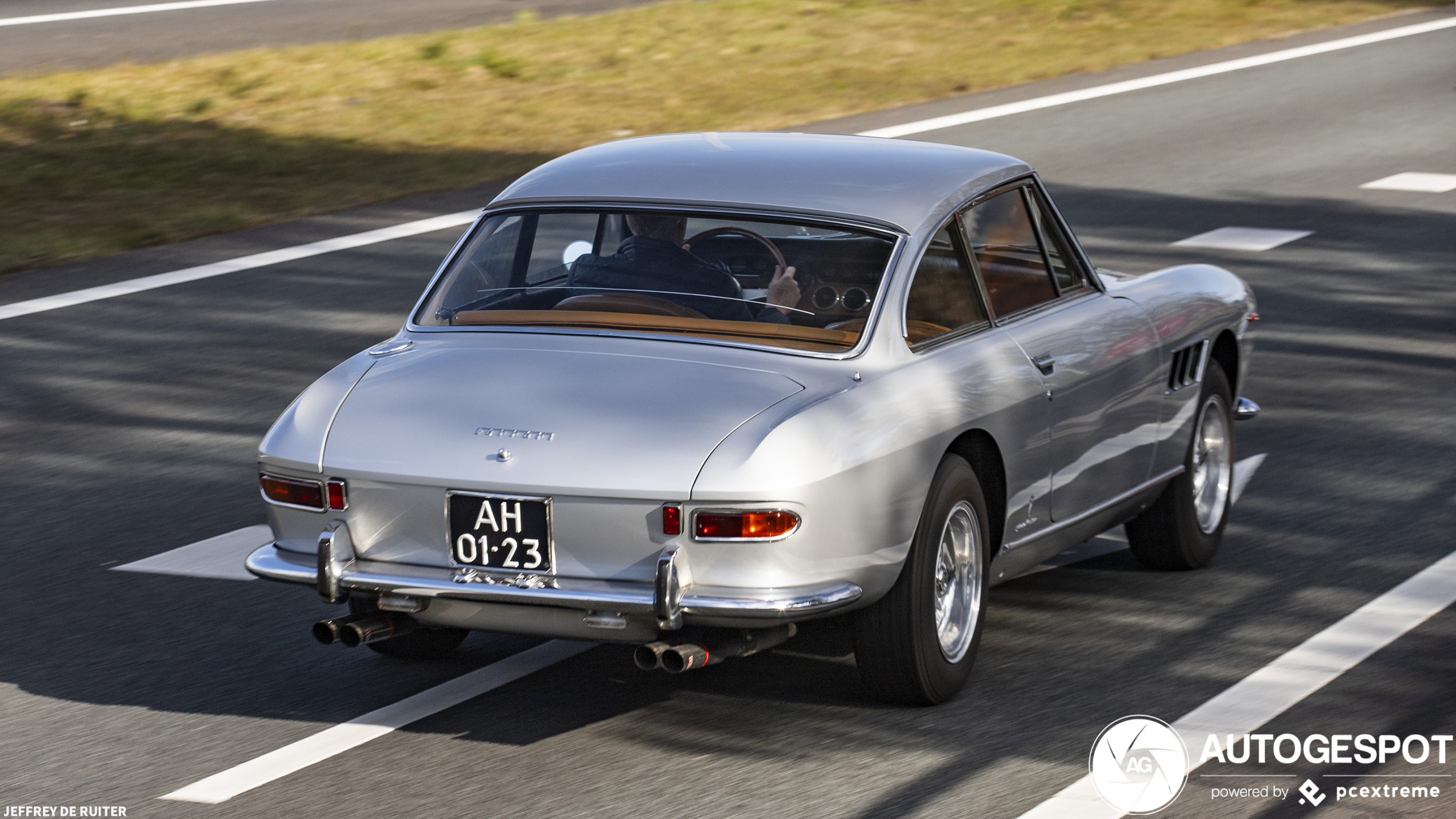 Ferrari 330 GT 2+2 Series II