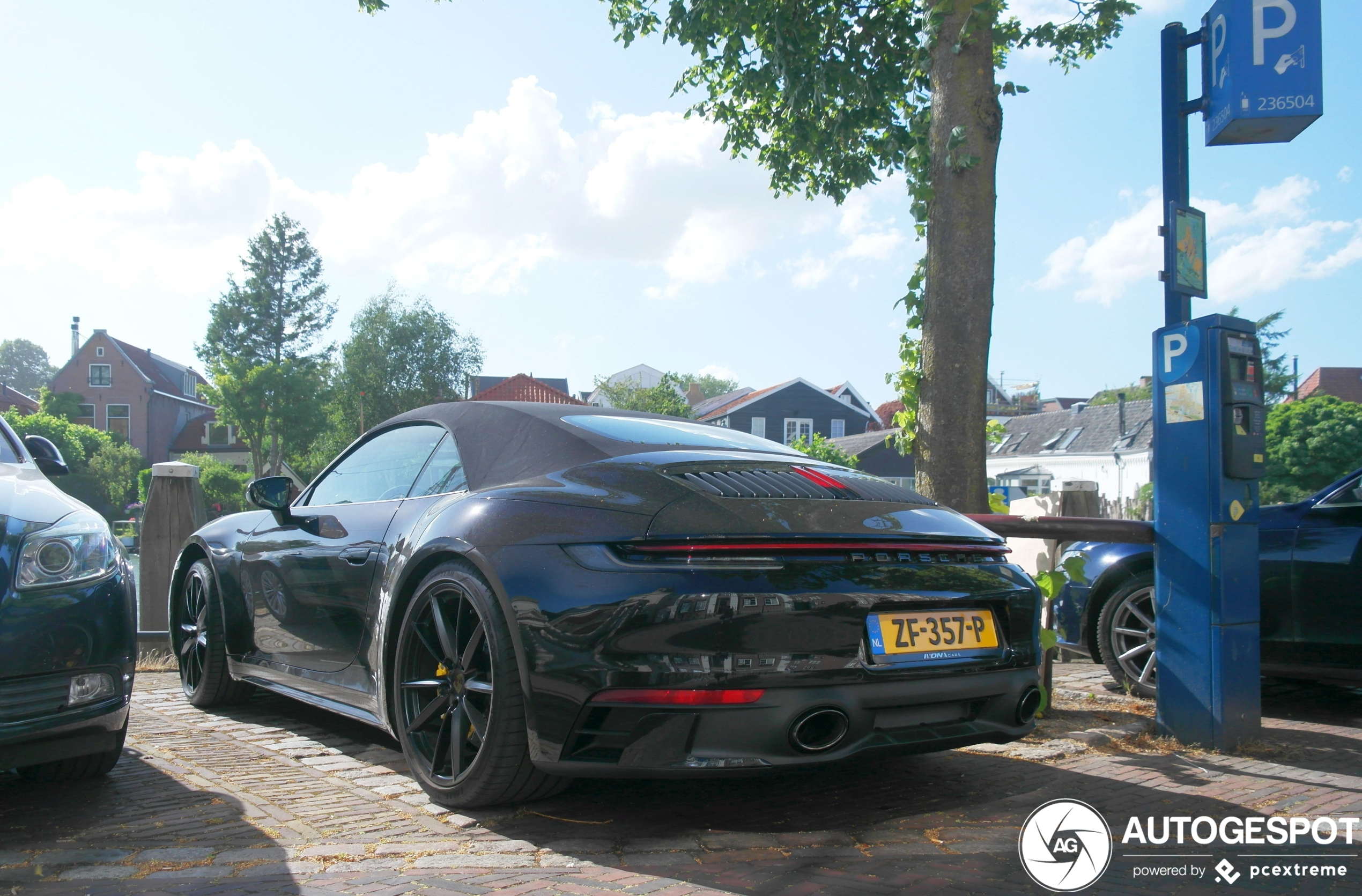 Porsche 992 Carrera 4S Cabriolet