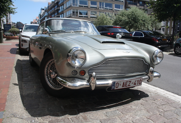 Aston Martin DB4