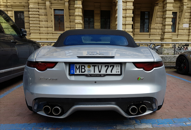 Jaguar F-TYPE R Convertible 2017