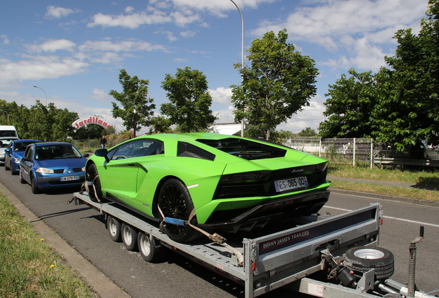 Lamborghini Aventador S LP740-4