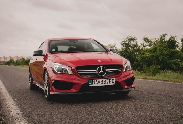 Mercedes-Benz CLA 45 AMG C117