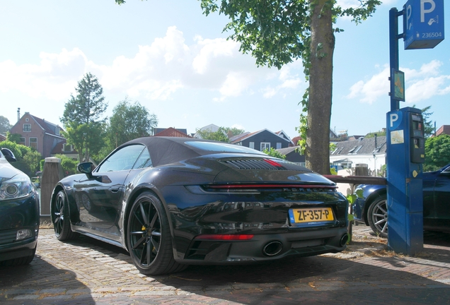 Porsche 992 Carrera 4S Cabriolet