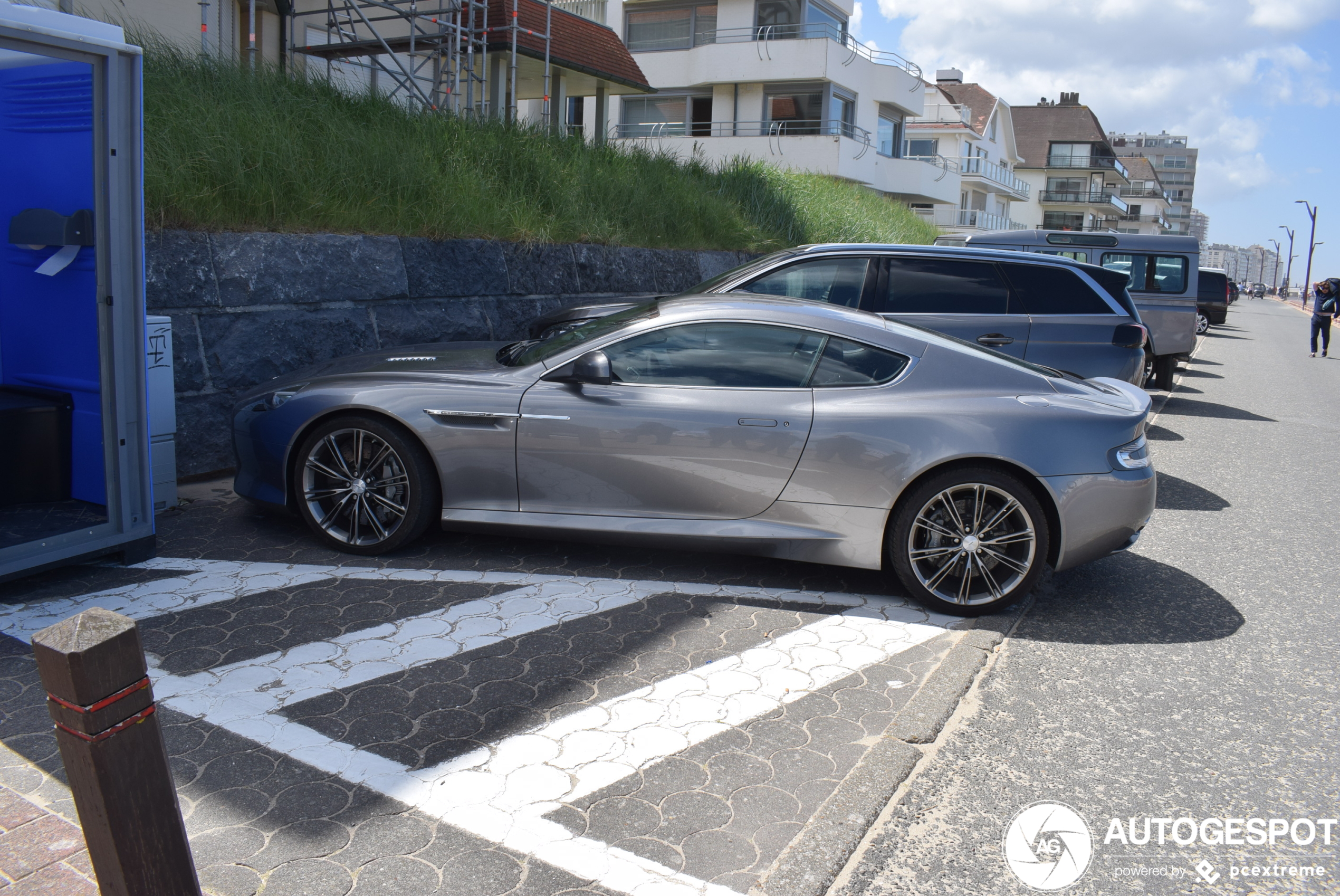 Aston Martin DB9 2013