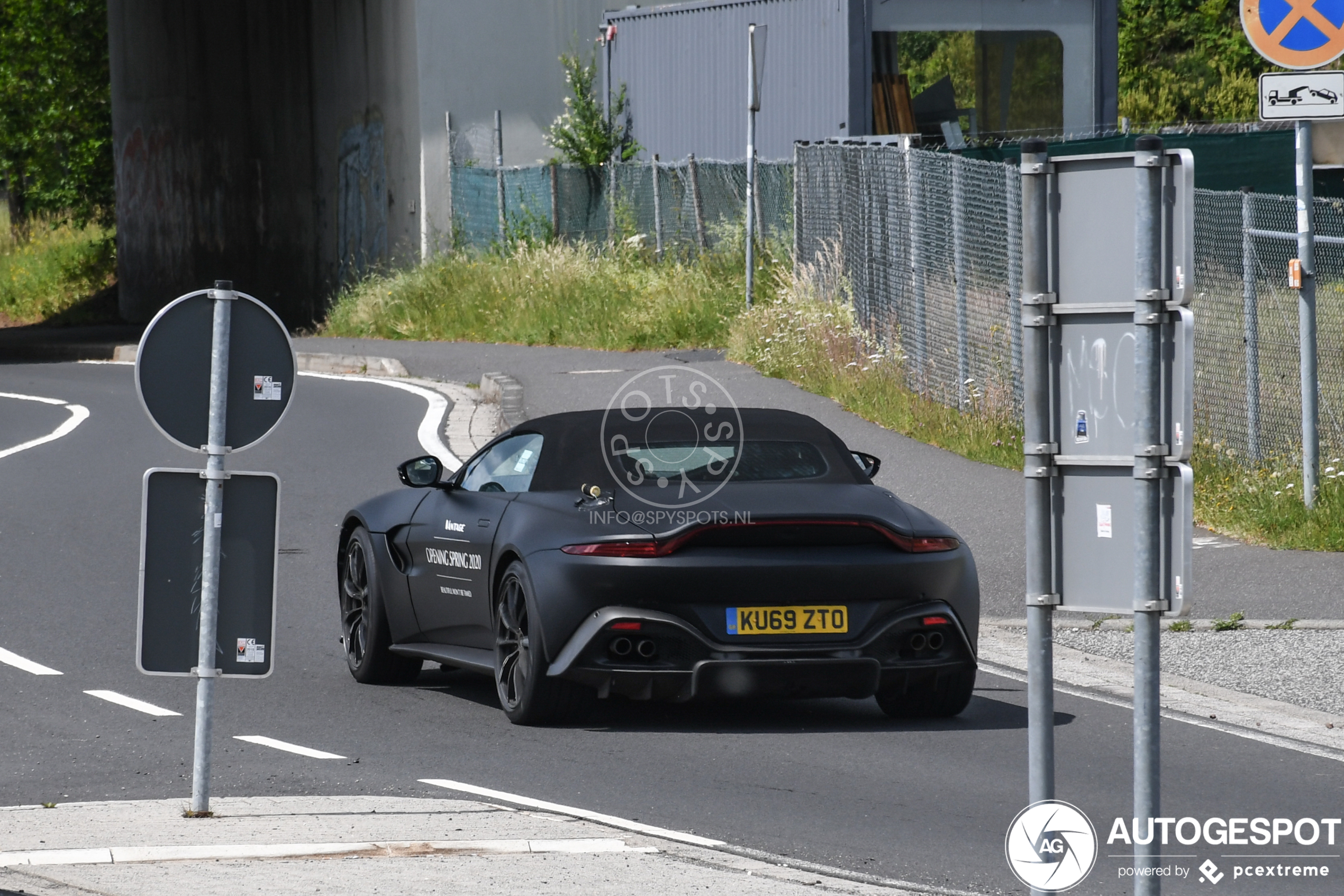 Aston Martin V8 Vantage Roadster 2020