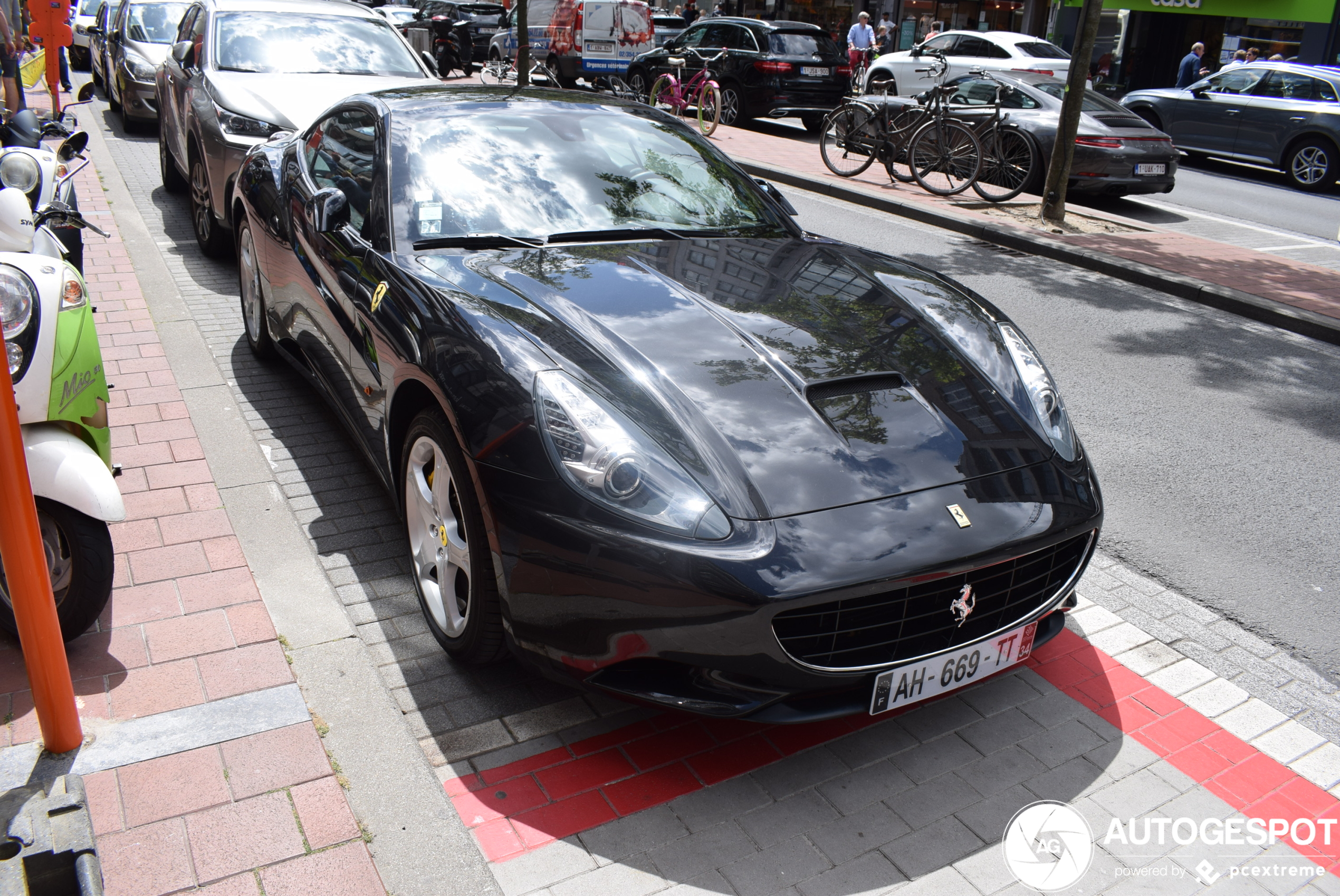 Ferrari California