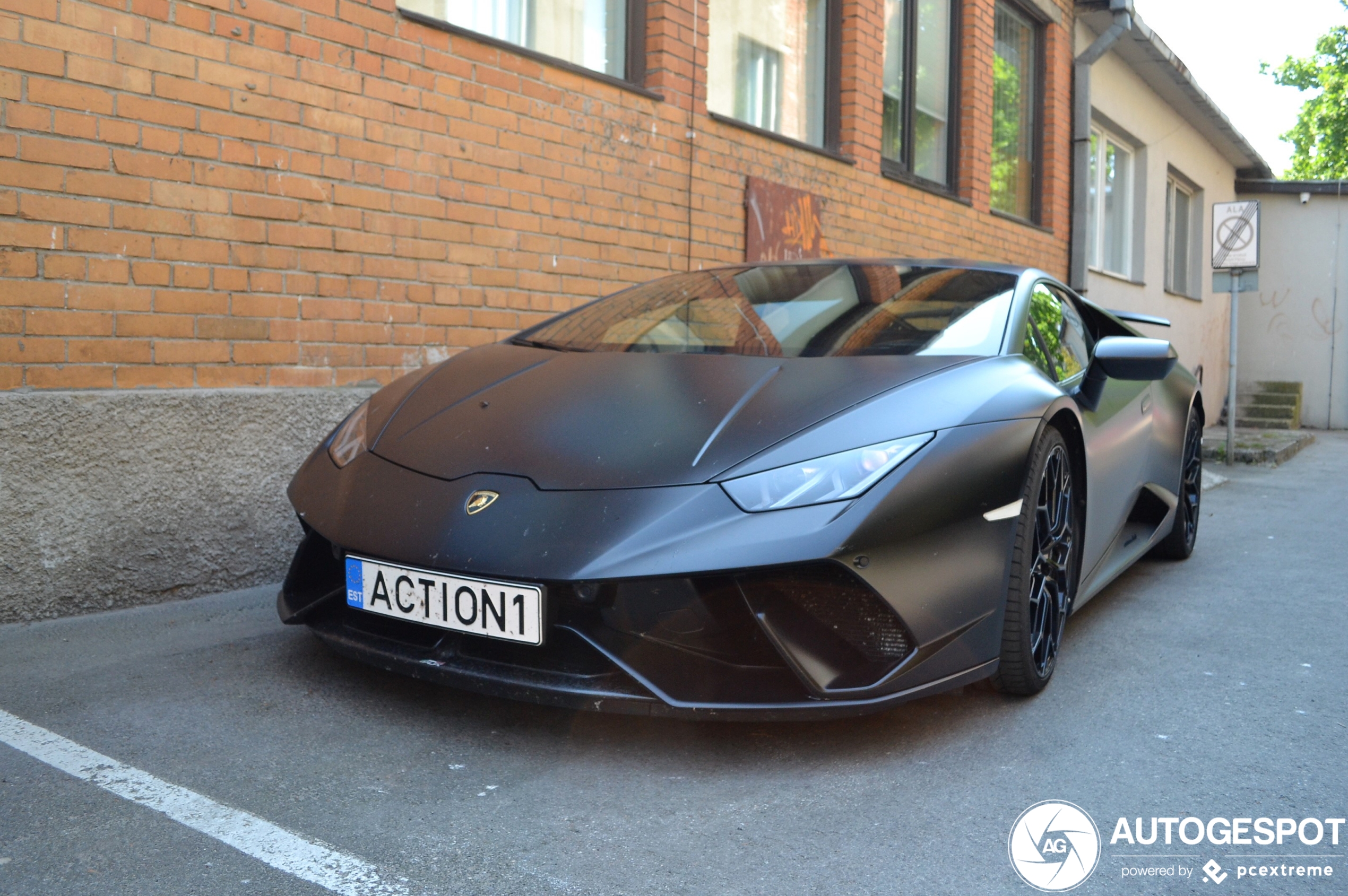 Lamborghini Huracán LP640-4 Performante