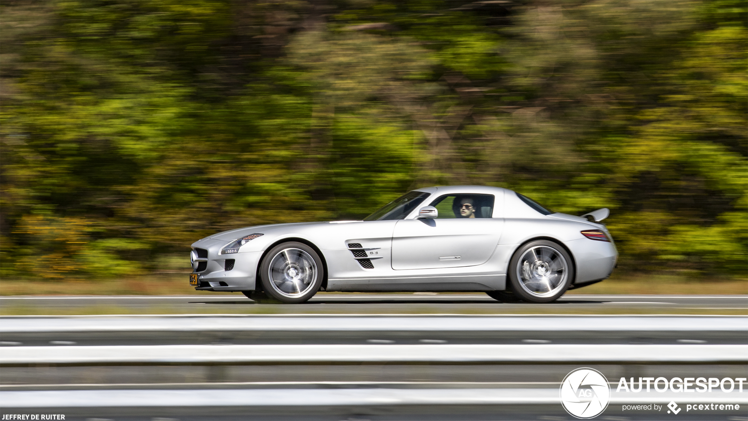 Mercedes-Benz SLS AMG