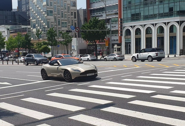 Aston Martin DB11 V8 Volante