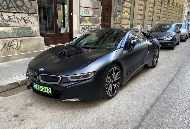 BMW i8 Protonic Frozen Black Edition