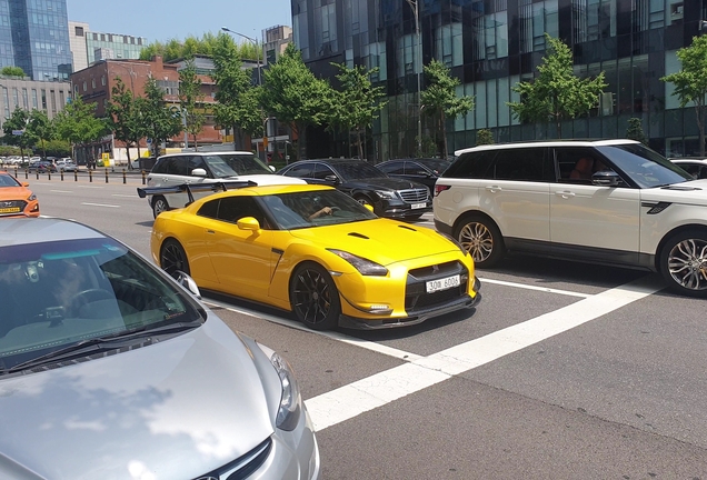 Nissan GT-R