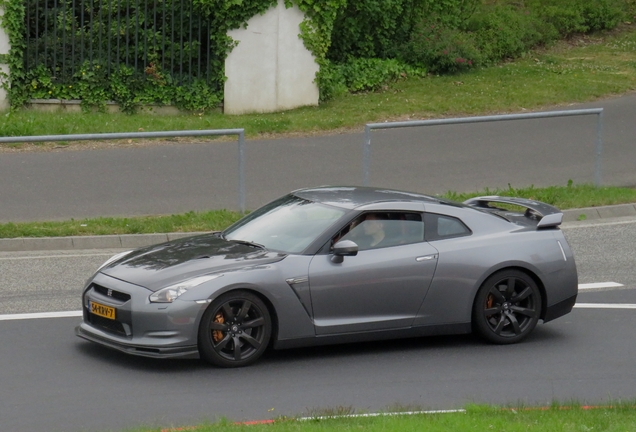 Nissan GT-R