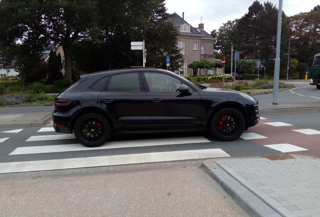 Porsche 95B Macan GTS