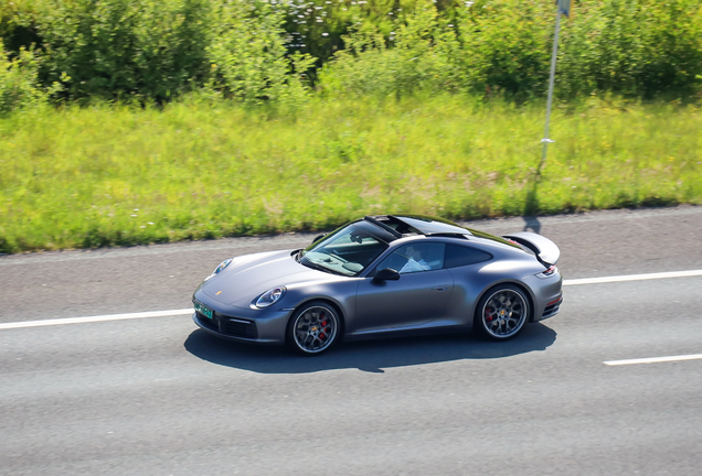 Porsche 992 Carrera 4S