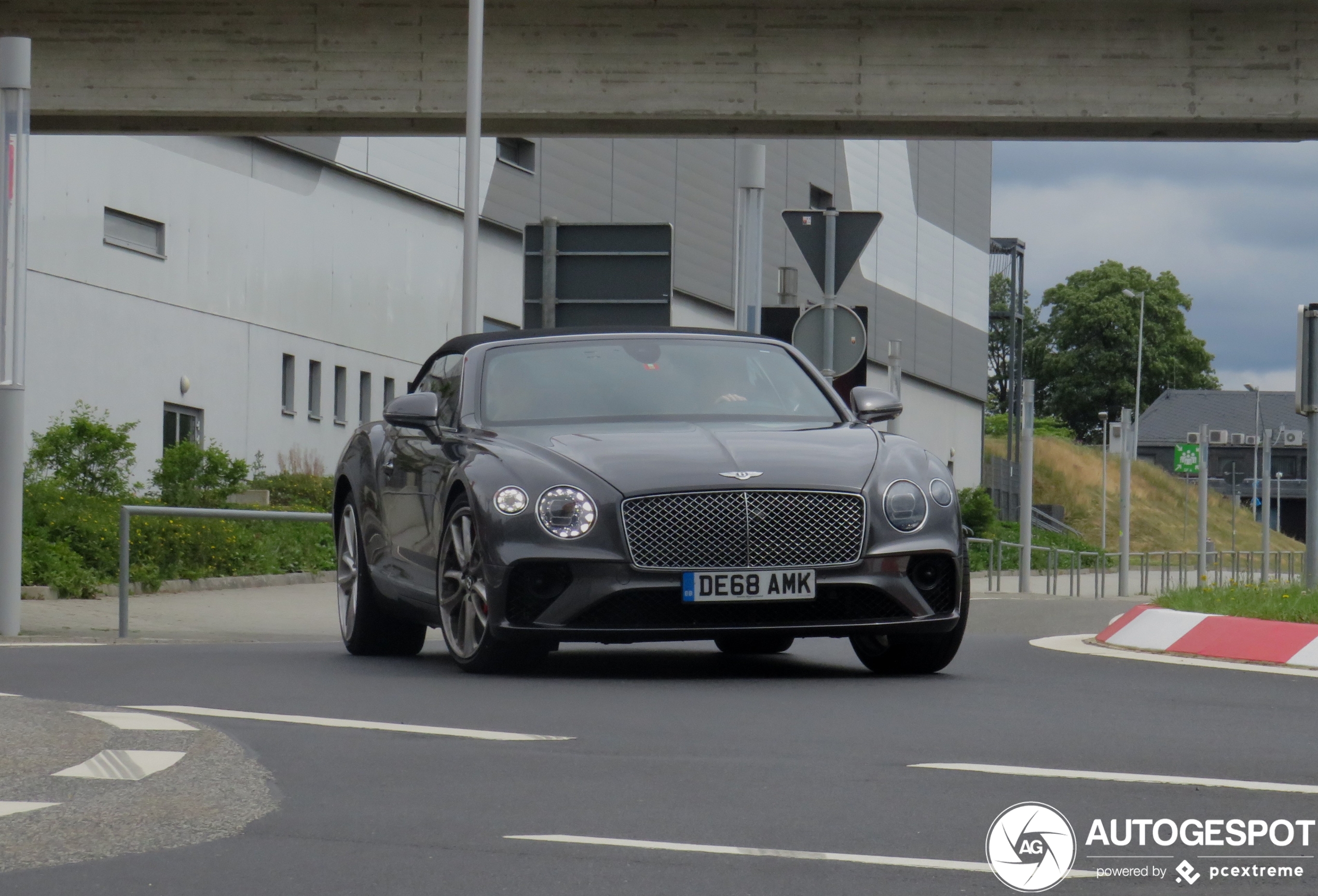 Bentley Continental GTC 2019