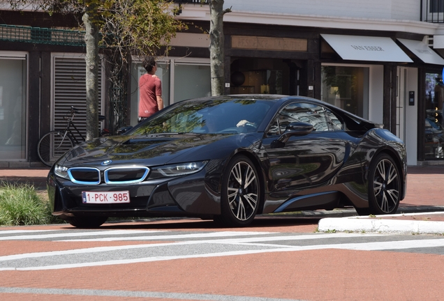 BMW i8