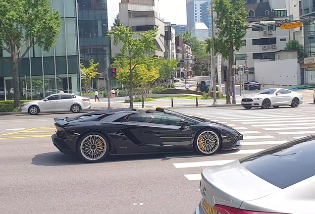 Lamborghini Aventador S LP740-4 Roadster