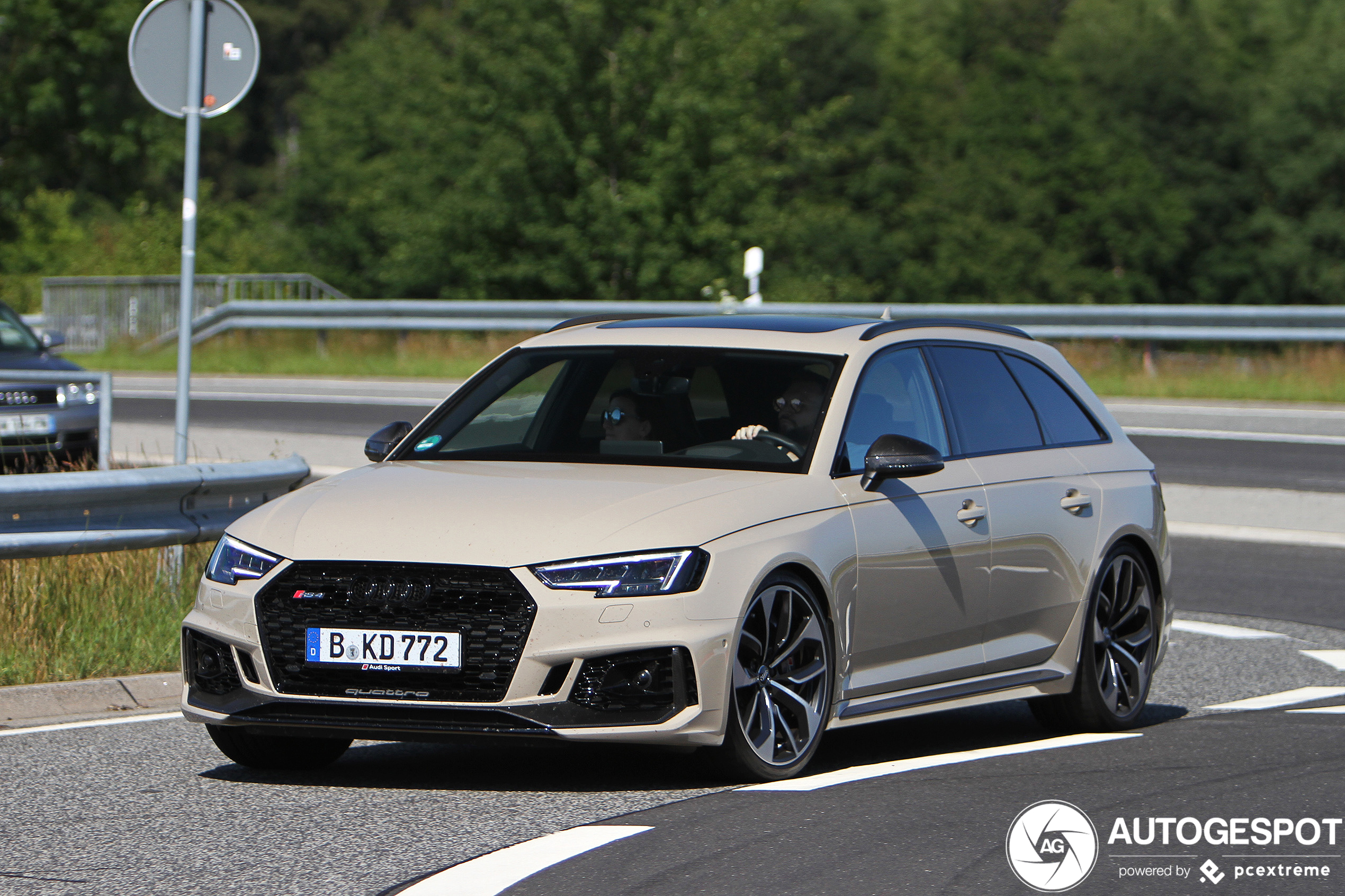 Audi RS4 Avant B9