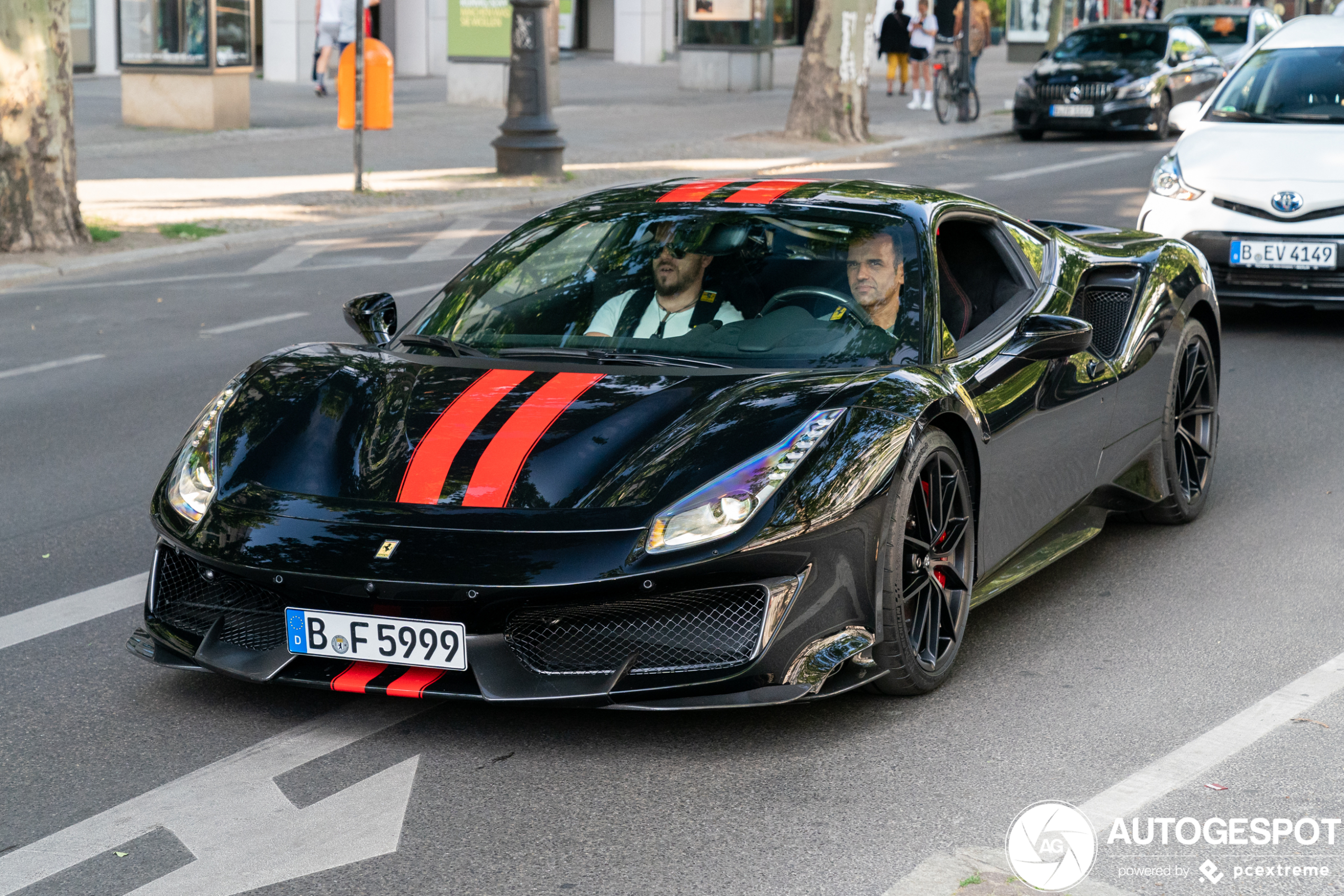 Weer een sloot aan Ferrari's 488 Pista gespot