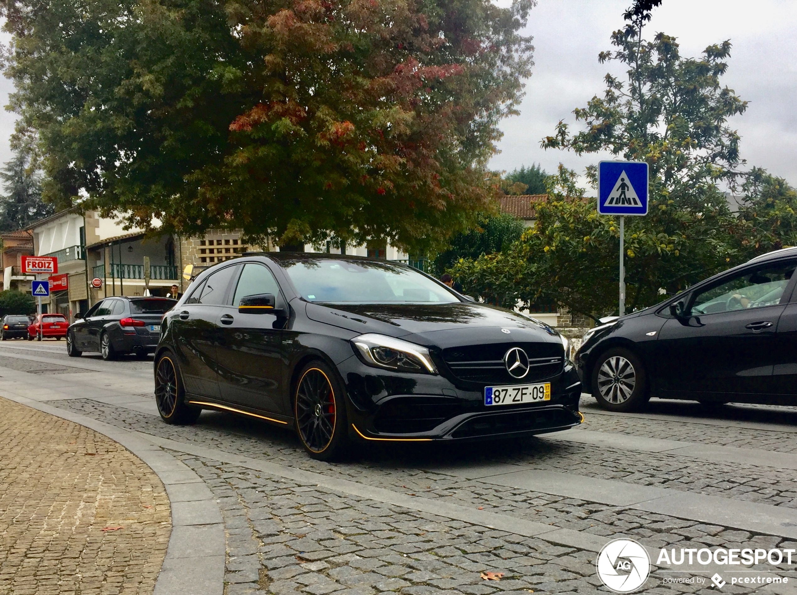 Mercedes-AMG A 45 W176 Yellow Night Edition