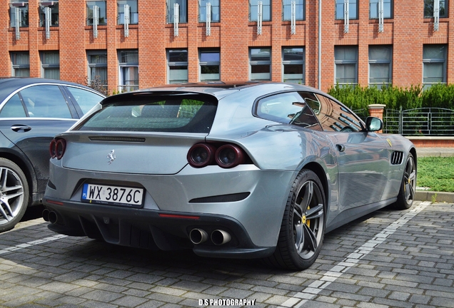 Ferrari GTC4Lusso