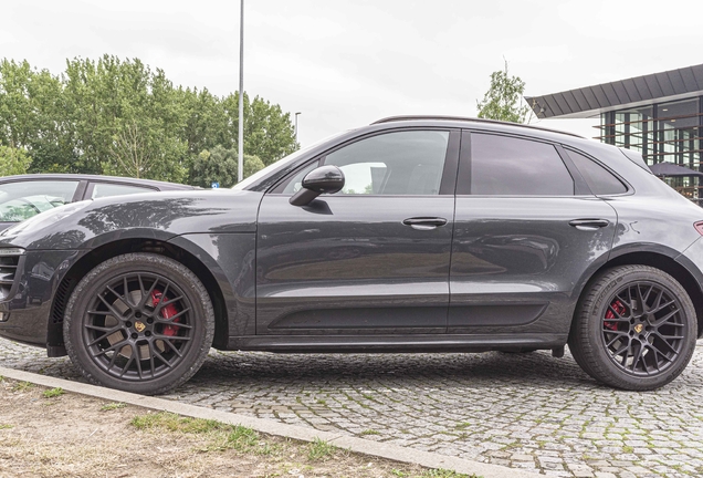 Porsche 95B Macan GTS