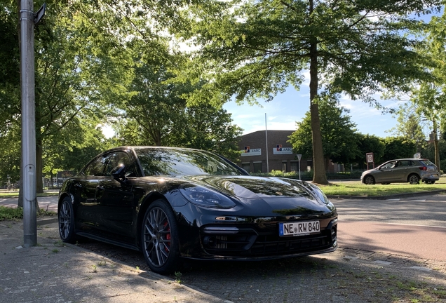 Porsche 971 Panamera Turbo