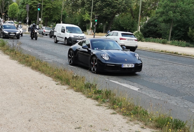 Porsche 992 Carrera 4S