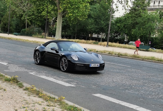 Porsche 992 Carrera 4S Cabriolet