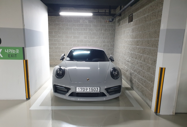 Porsche 992 Carrera 4S Cabriolet