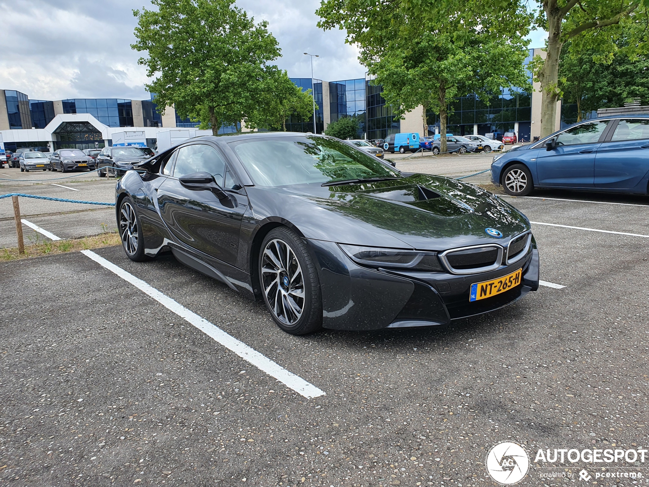 BMW i8